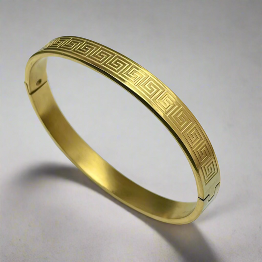 Majestic Golden Cuff Bracelet For Men